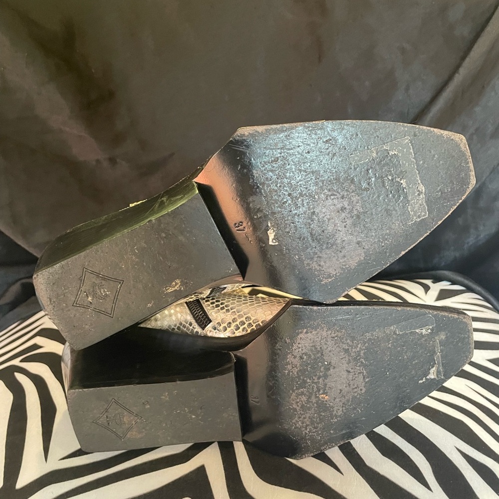 Limited Edition MCM Runway snakeskin Silver Metallic Ankle Booties Size 37 - Picture 7 of 7